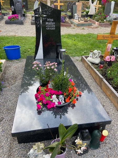 Einzelgrab - modern gestaltet mit Abdeckung